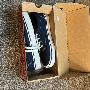 BRAND NEW VANS SIZE 8